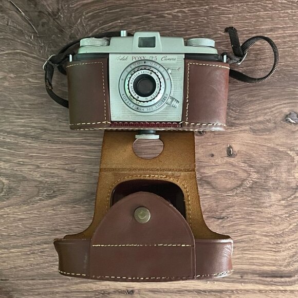 Vintage Kodak Pony 135 Camera with Leather Case (1950's) - Picture 1 of 16